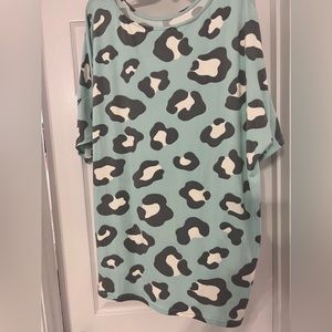 Buttery soft boutique top. NWT true to size